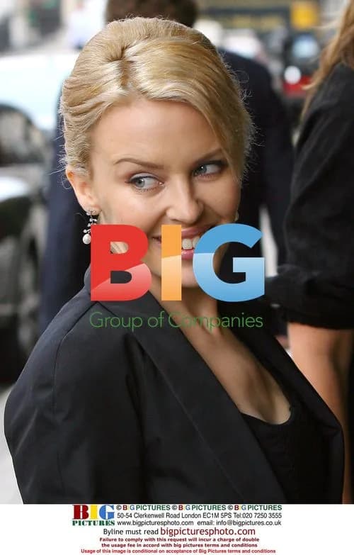 Kylie Minogue Leaves Home for Meeting
