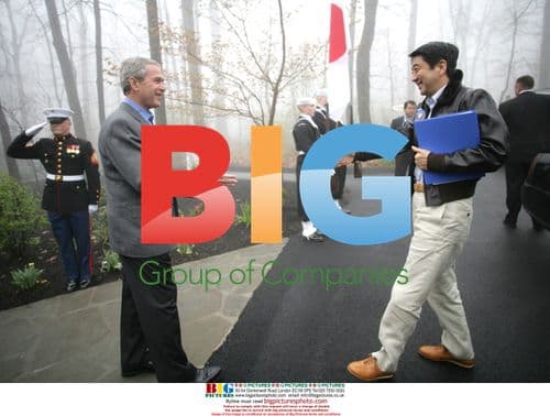 Bush Greets Abe at Camp David