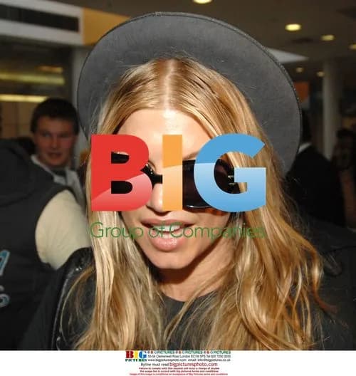 Fergie Arrives in Sydney for MTV VMAs