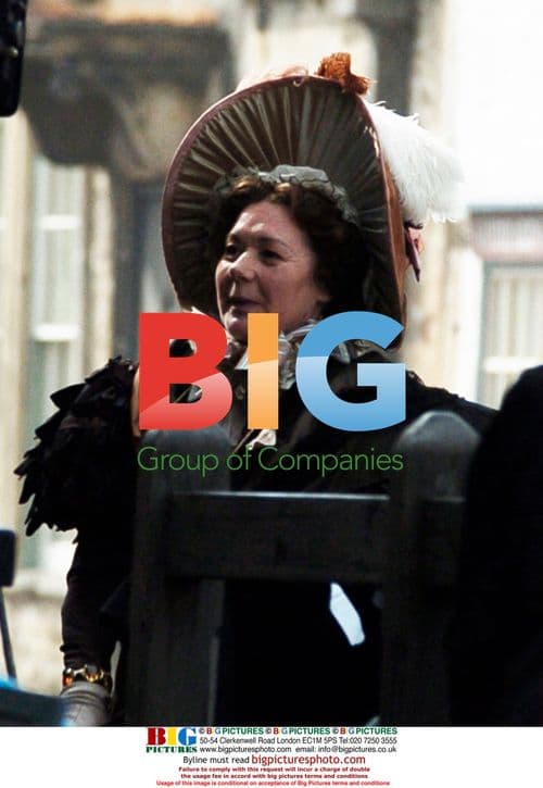 Imelda Staunton, Barbara Flynn and Judi Dench on Cranford Set