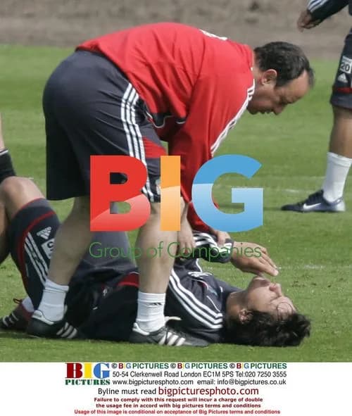 Liverpool's Agger Injured in Training