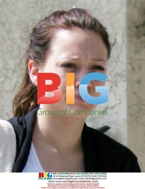 Hilary Duff Heads to Pilates Class