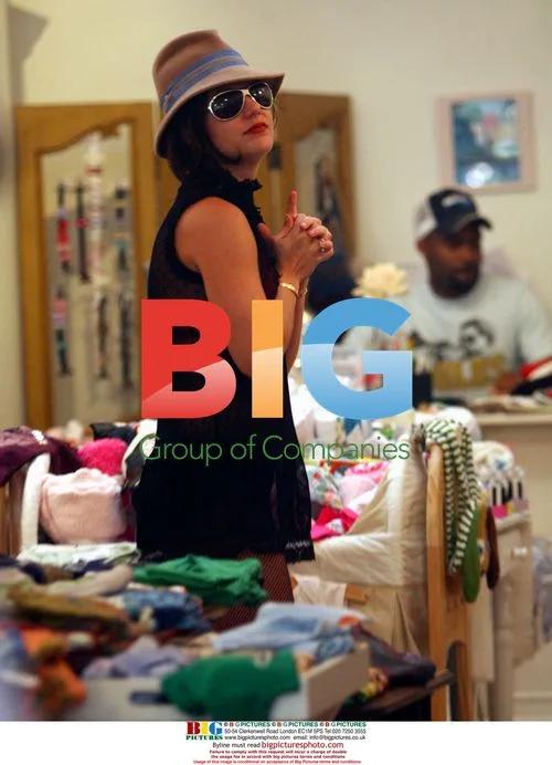 Britney Spears shops for baby clothes
