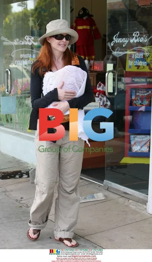 Marcia Cross Shopping with Twins