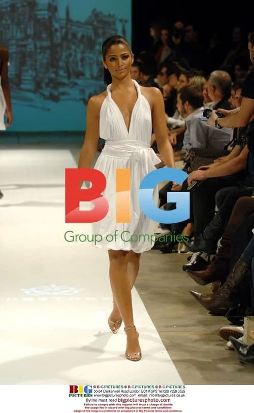 Camila Alves at Bob Store Fashion Show
