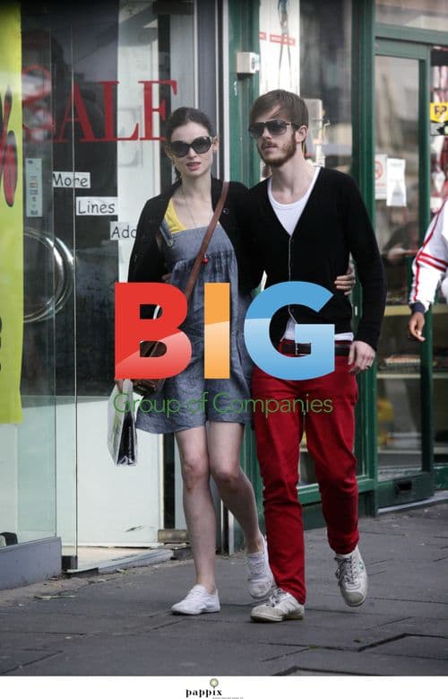 Sophie Ellis-Bextor & Richard Jones Out in London