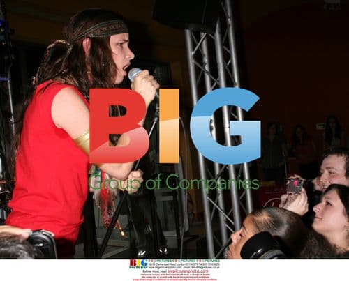 JULIETTE LEWIS Performs at Virgin Megastore