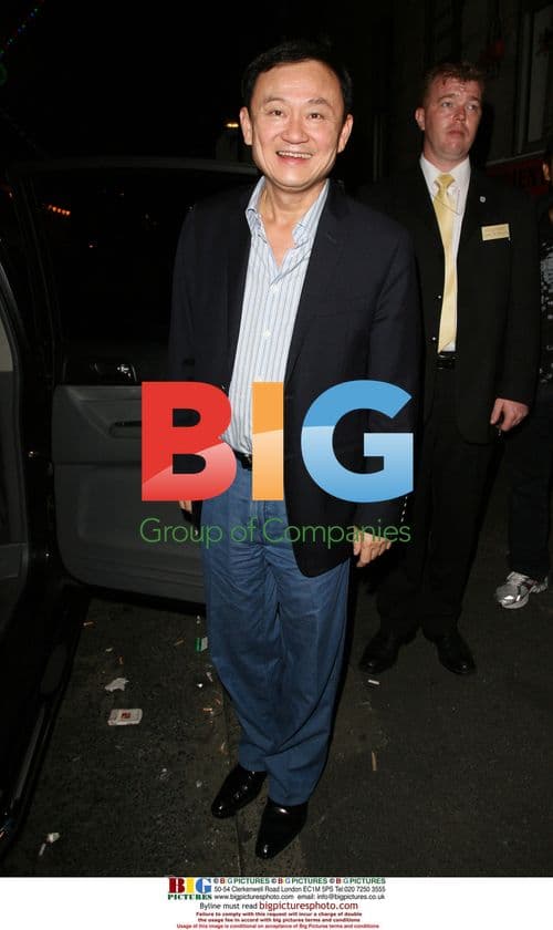 Eriksson and Shinawatra seen leaving restaurant