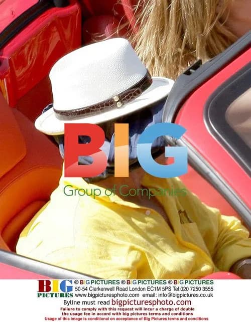 Rod Stewart and Penny Lancaster on vacation in France