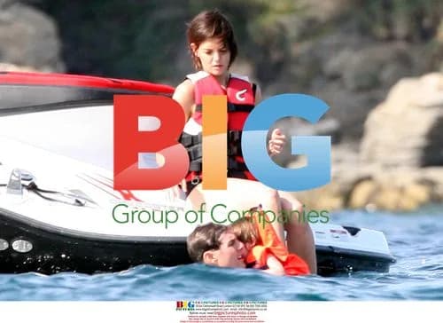 Tom Cruise and Family Holiday