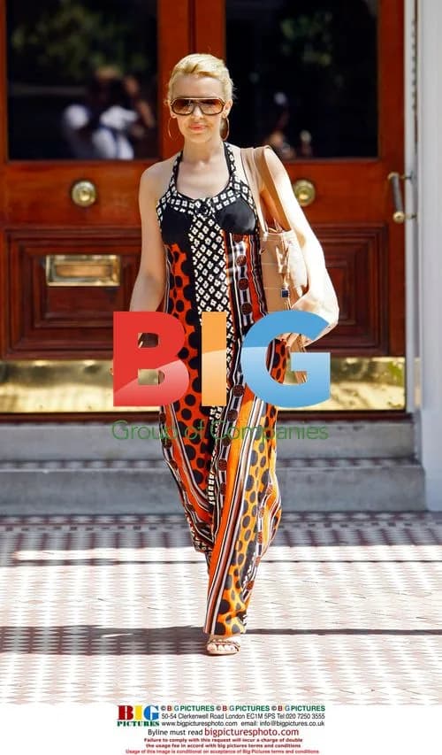 Kylie Minogue Leaving Home for Lunch