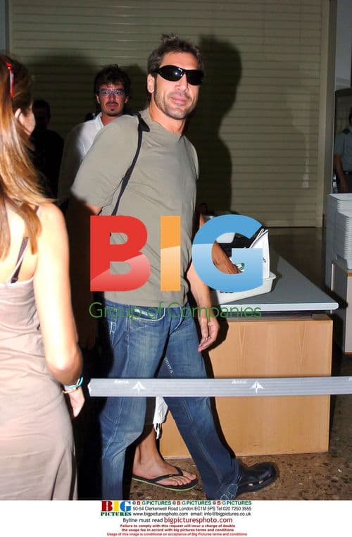 Javier Bardem and Penelope Cruz on Woody Allen's film set