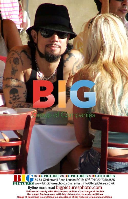 Dave Navarro Spotted Kissing New Girlfriend