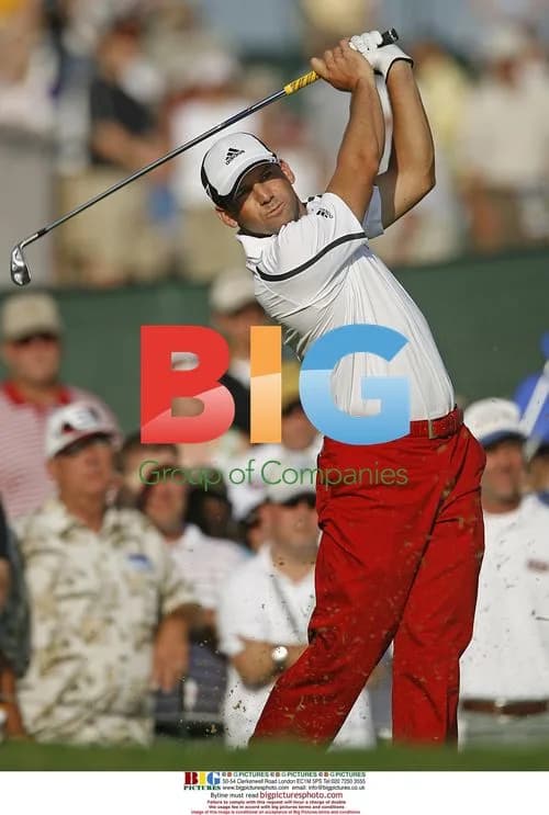 Sergio Garcia Tees Off at 2007 PGA Championship