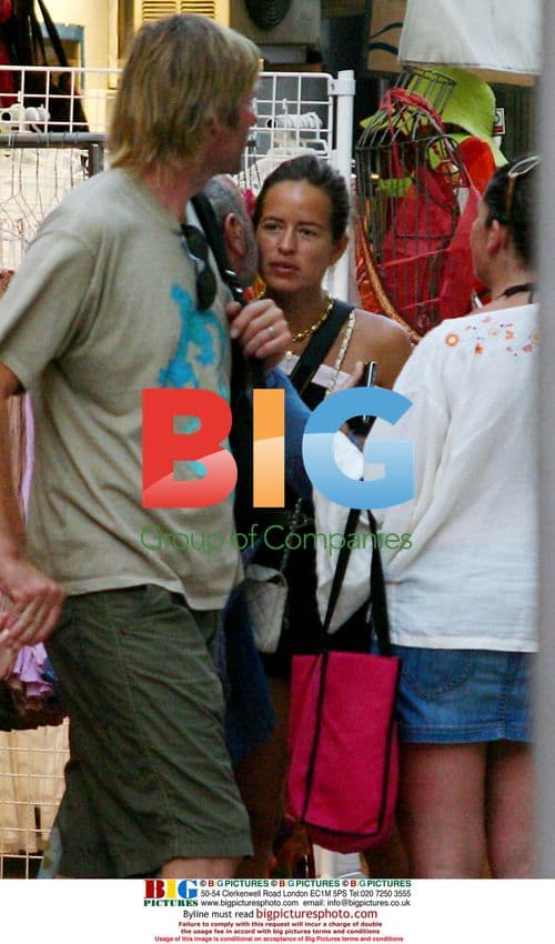 Jade Jagger and Friends Shopping in Ibiza