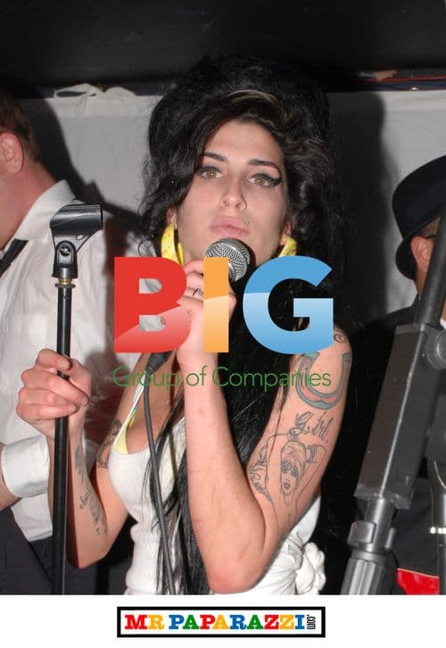 Amy Winehouse Performs at The Dublin Castle