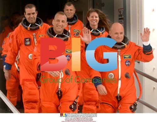 Crew Boards Shuttle Endeavour for STS-118 Mission