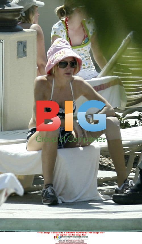 Heather Mills and Daughter Beatrice Vacation in Las Vegas