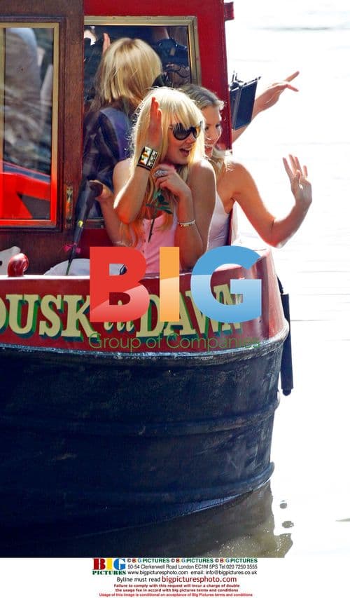 Kimberly Stewart Sightseeing in London