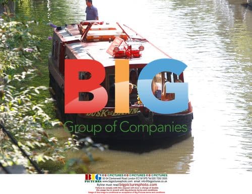 Kimberly Stewart Sightseeing in London