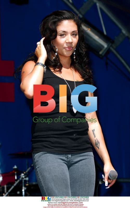 Mutya Buena performs live with unsigned bands