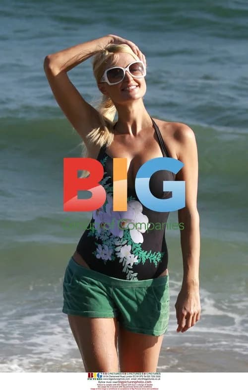 Paris Hilton and Adrian Grenier Enjoy Beach Day