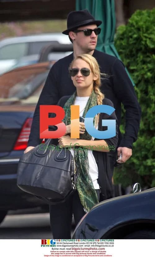 Pregnant Nicole Richie and Joel Madden