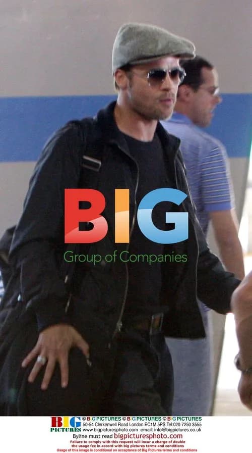 Brad Pitt returns from Chicago
