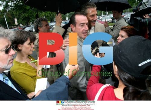 Lindsay Lohan's parents arrive at court