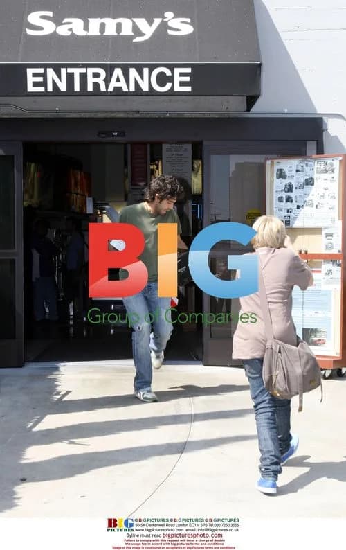 Adrian Grenier purchases Canon Mark III