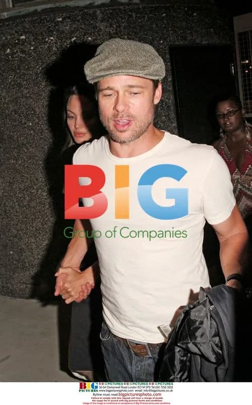Brad Pitt and Angelina Jolie Leave Chicago Restaurant