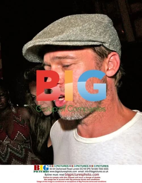 Brad Pitt and Angelina Jolie Leaving Chicago Restaurant