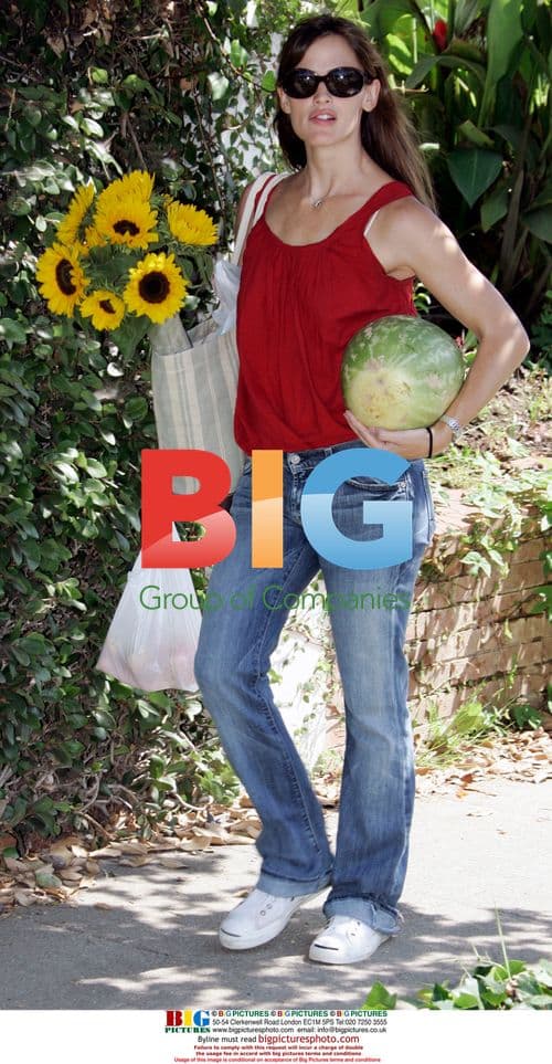 Jennifer Garner at Farmer's Market