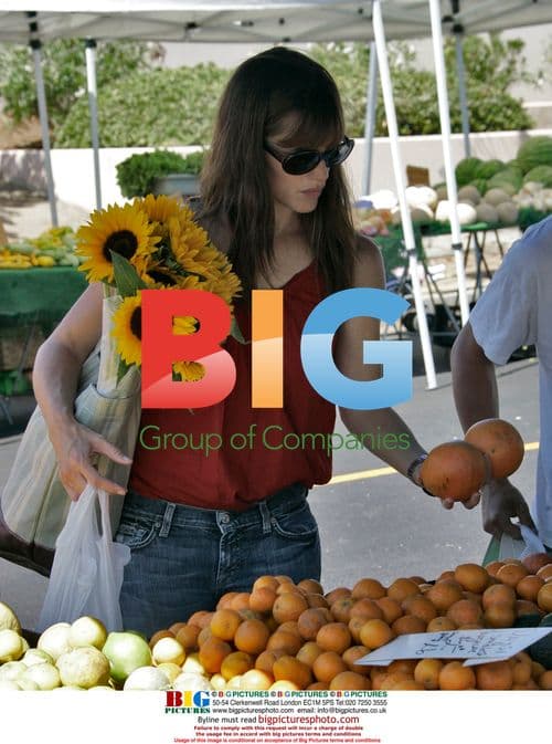 Jennifer Garner at Farmer's Market