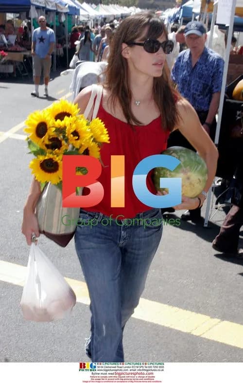 Jennifer Garner at Brentwood Farmers Market