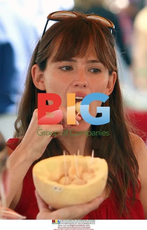 Jennifer Garner at Brentwood Markets