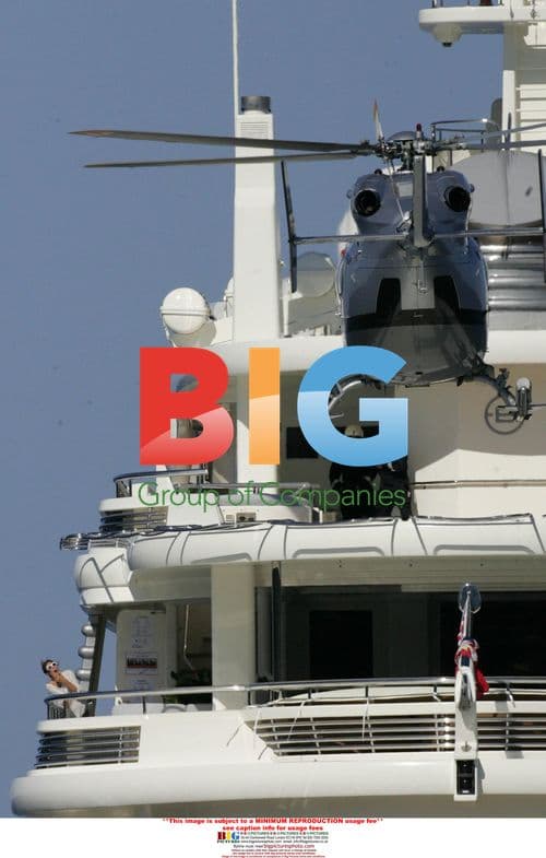 Abramovich and Zhukova in Sardinia