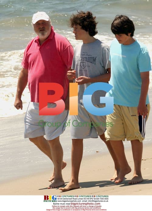 Rob Reiner out with family in Malibu