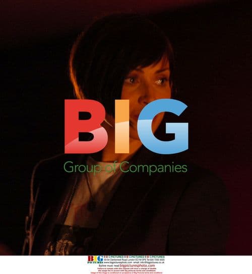 Natalie Imbruglia Performs at London Apple Store