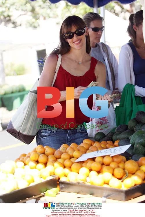 Jennifer Garner at Farmers Market