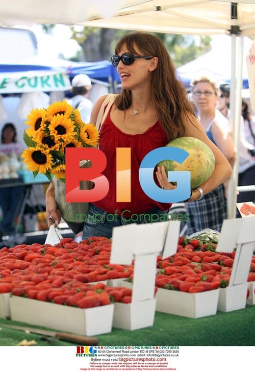 Jennifer Garner at Farmers Market
