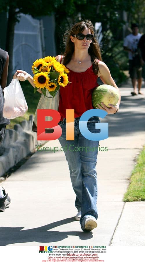 Jennifer Garner at Farmers Market