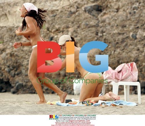 Sexy Models Enjoy Caribbean Sun