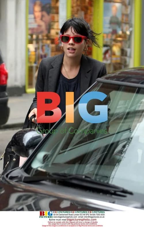 Lily Allen Leaves Home for Shopping Trip