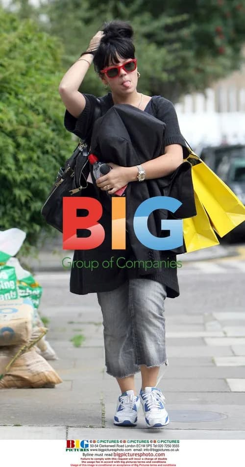 Lily Allen Leaves Home for Shopping Trip