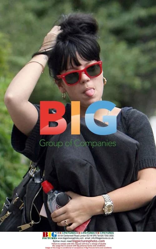 Lily Allen Leaves Home for Shopping Trip