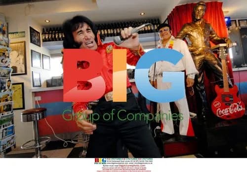 Israeli Elvis impersonator performs on anniversary