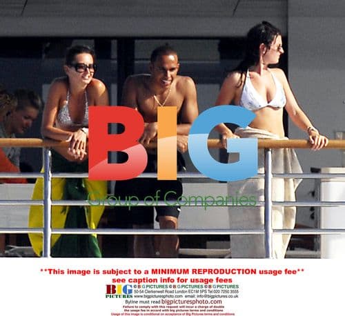 Lewis Hamilton and friends water skiing