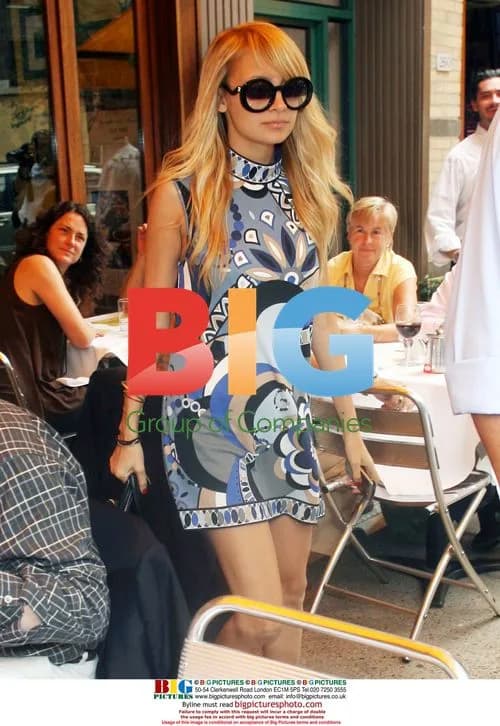 Nicole Richie Leaves Restaurant in Soho