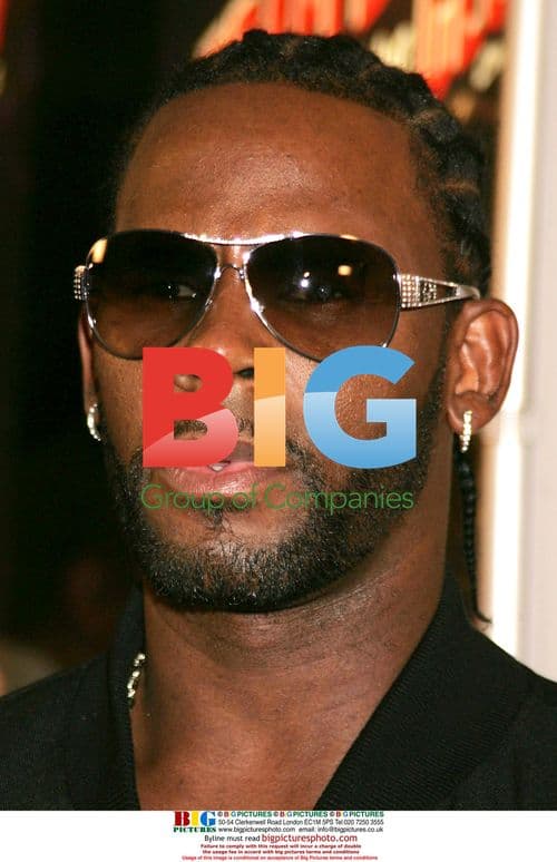 R. KELLY at 'Trapped in the Closet' Premiere